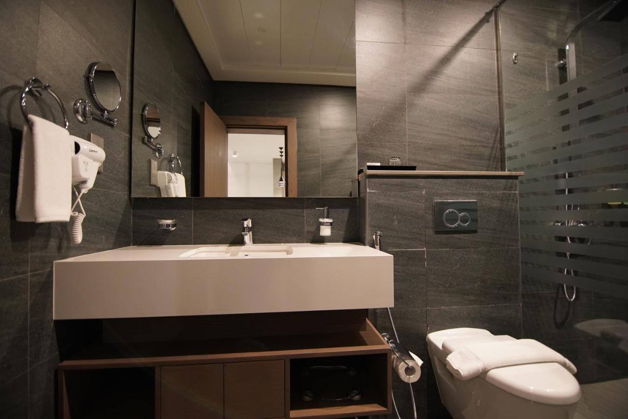 דובאי Abar Hotel Apartments Dip-1 מראה חיצוני תמונה